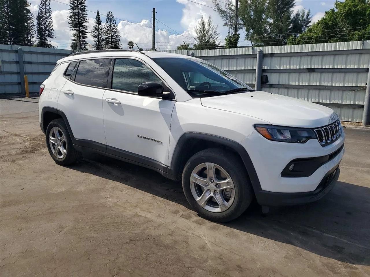 2023 Jeep Compass Latitude Sport Utility 4D