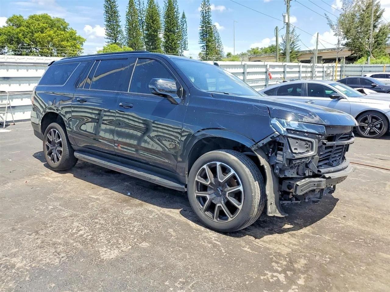 2022 Chevrolet Suburban RST Sport Utility 4D