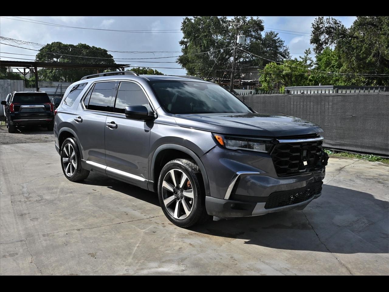 2025 Honda Pilot Touring Sport Utility 4D