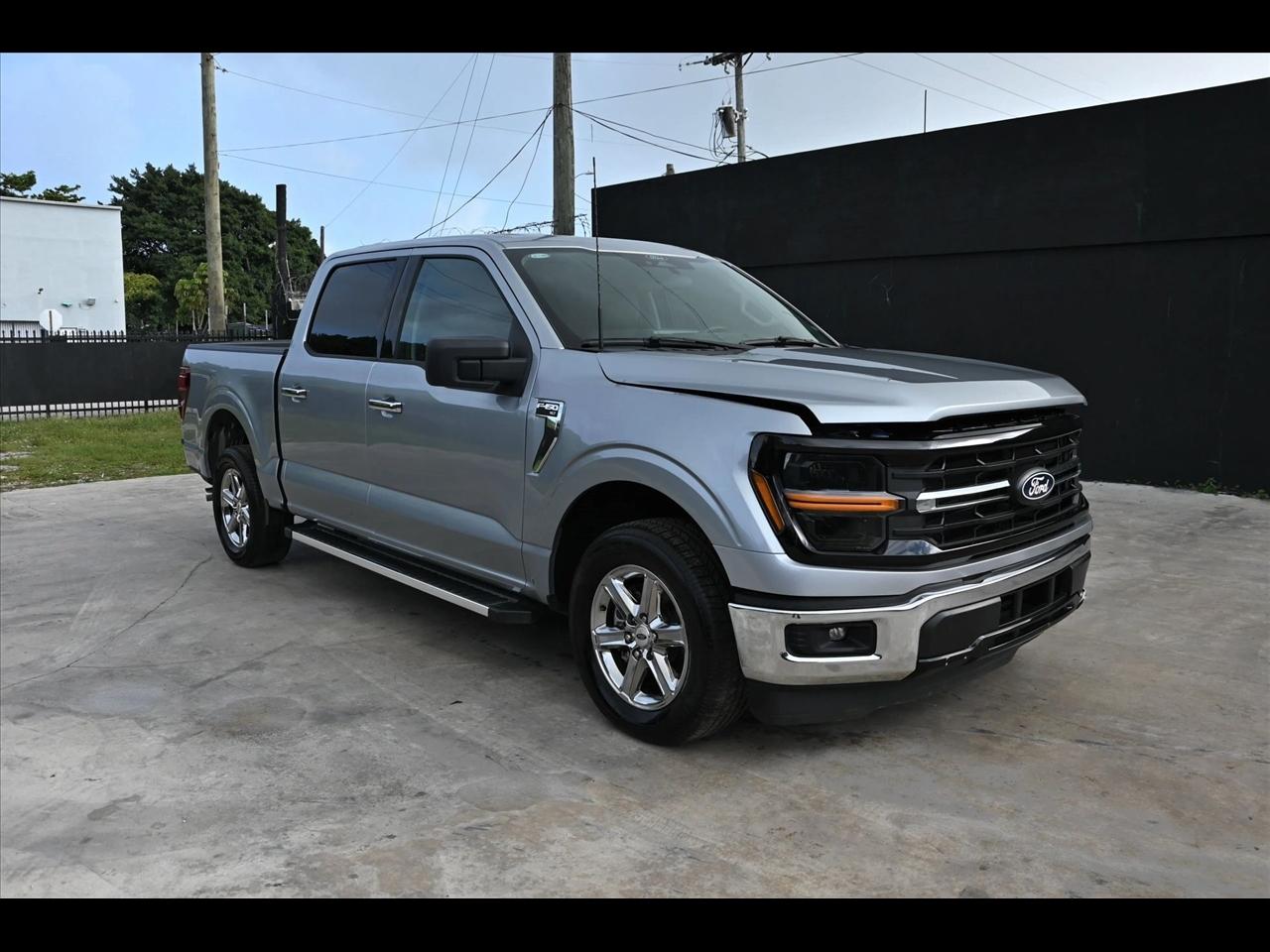 2025 Ford F-150 XLT Pickup 4D 5 1/2 ft