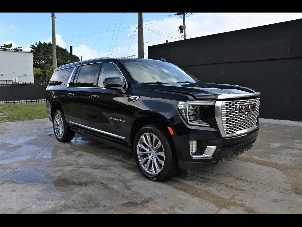 2023 GMC Yukon XL Denali Sport Utility 4D