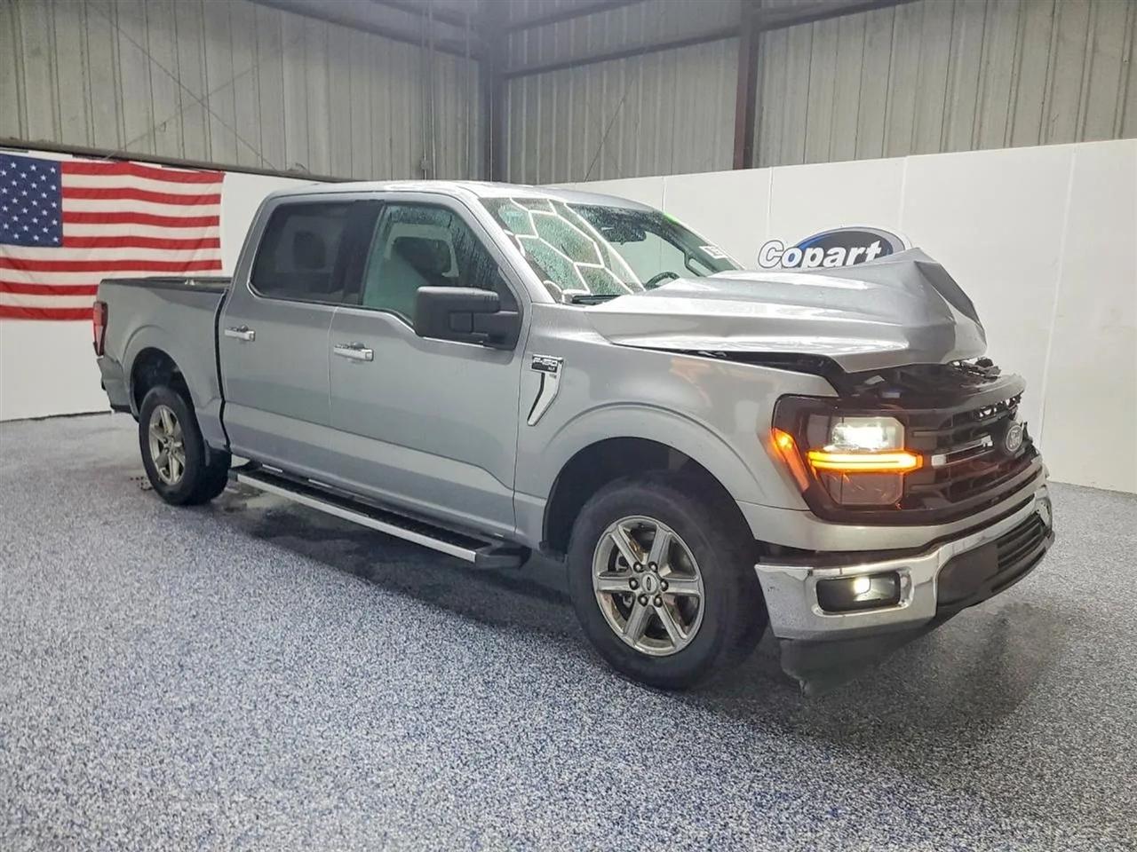 2025 Ford F-150 XLT Pickup 4D 5 1/2 ft