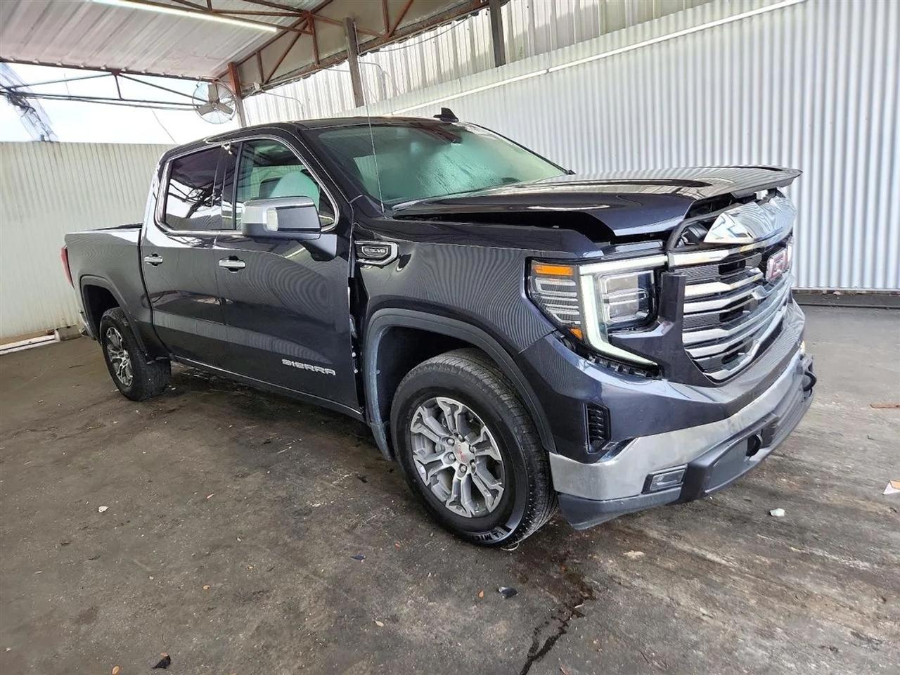 2026 GMC Sierra 1500 SLT Pickup 4D 5 3/4 ft