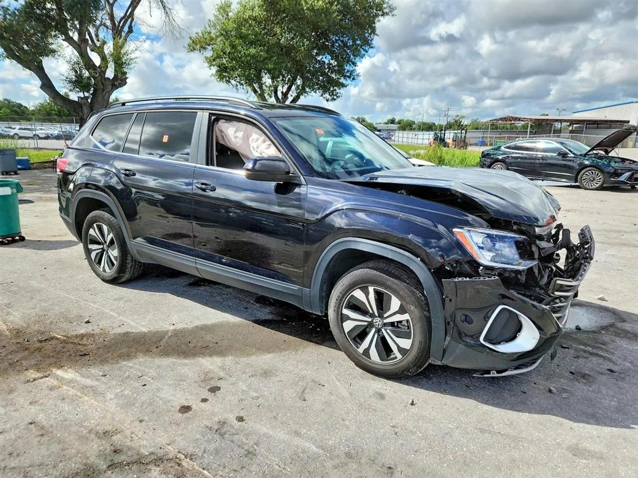 2024 Volkswagen Atlas SE Sport Utility 4D