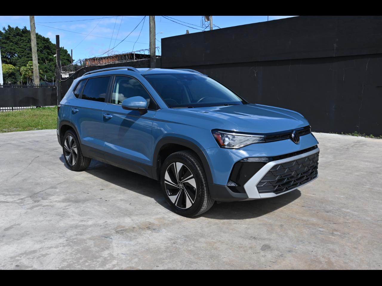 2026 Volkswagen Taos SE 4MOTION Sport Utility 4D