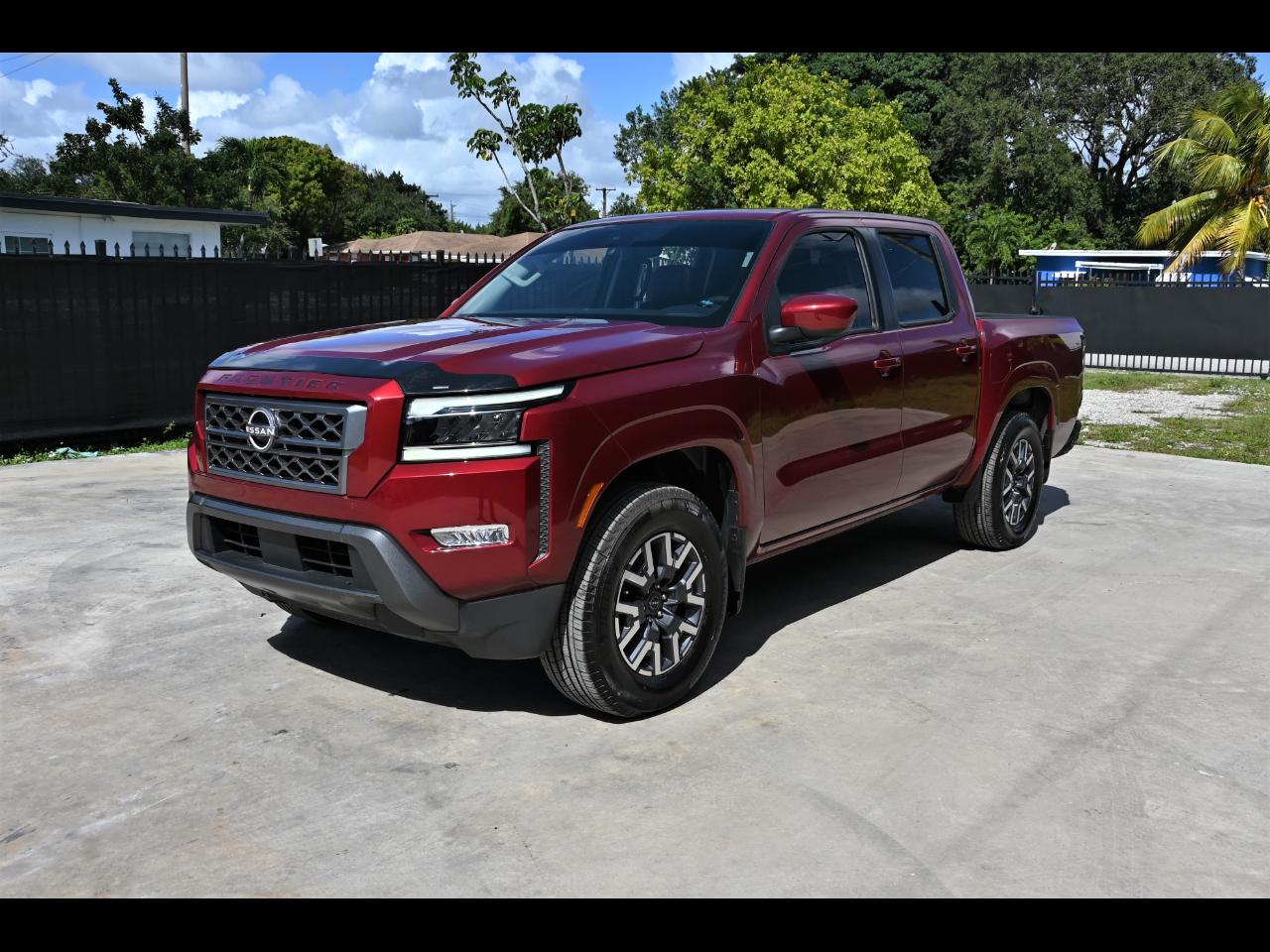 2024 Nissan Frontier SL Pickup 4D 5 ft