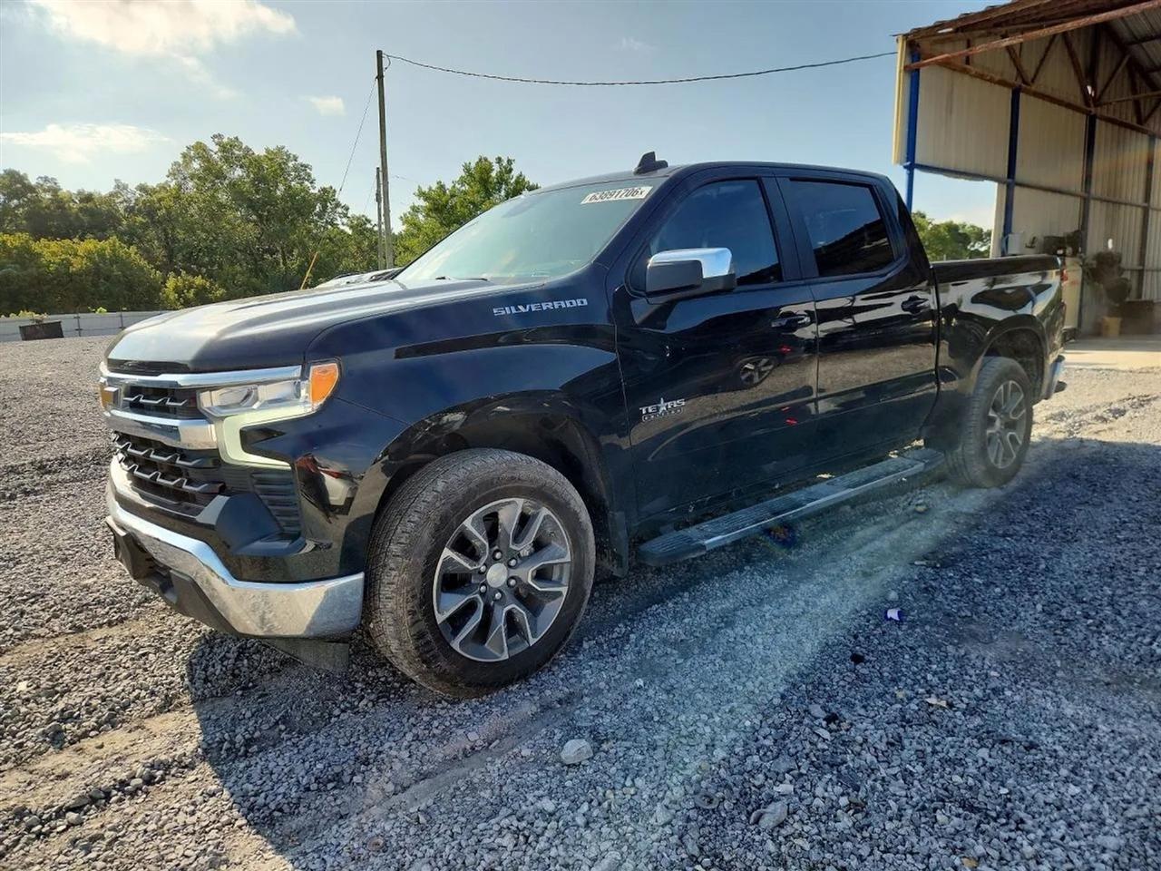 2024 Chevrolet Silverado 1500 LT Pickup 4D 5 3/4 ft
