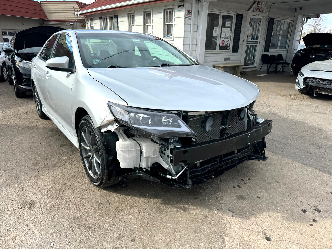 2013 Toyota Camry 4dr Sdn I4 Auto XLE (Natl)