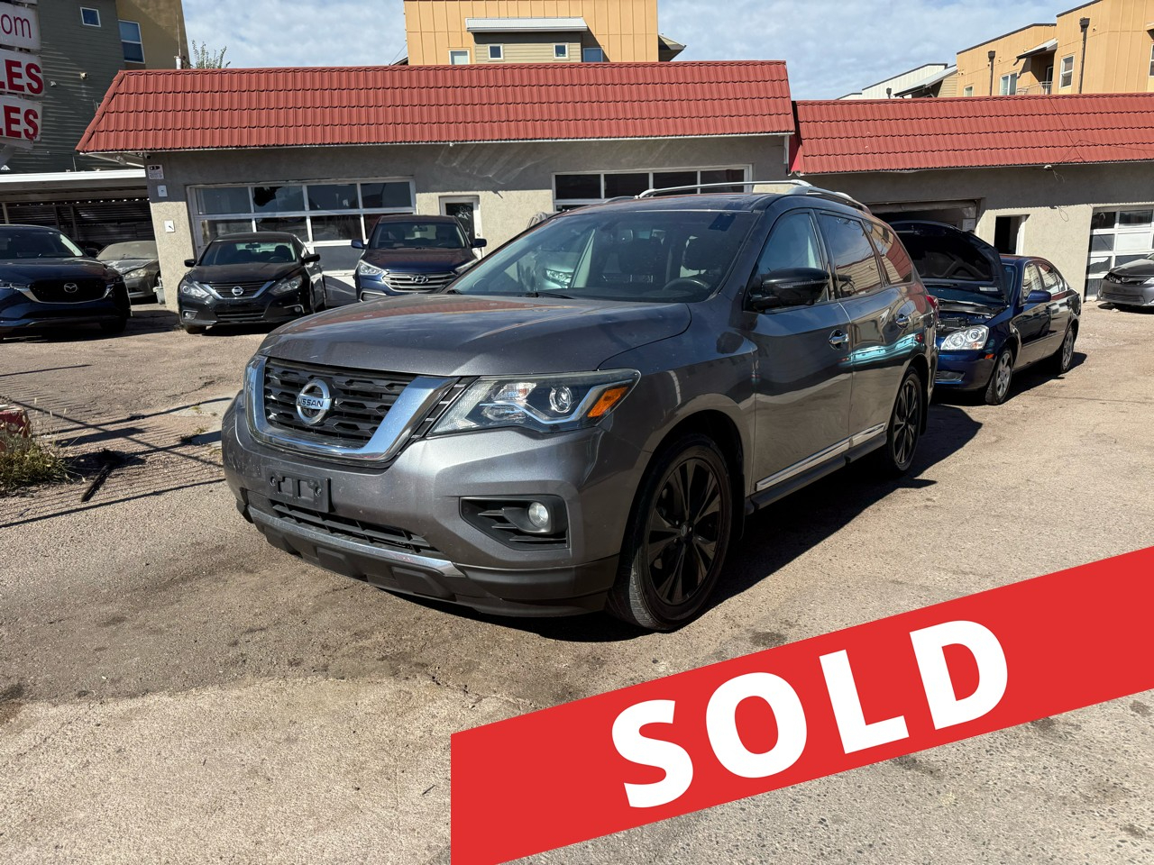 2017 Nissan Pathfinder FWD Platinum
