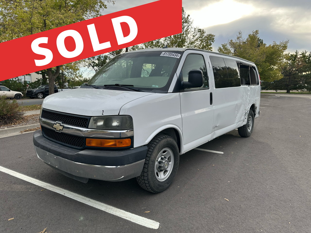 2013 Chevrolet Express Passenger RWD 3500 155" LT w/1LT