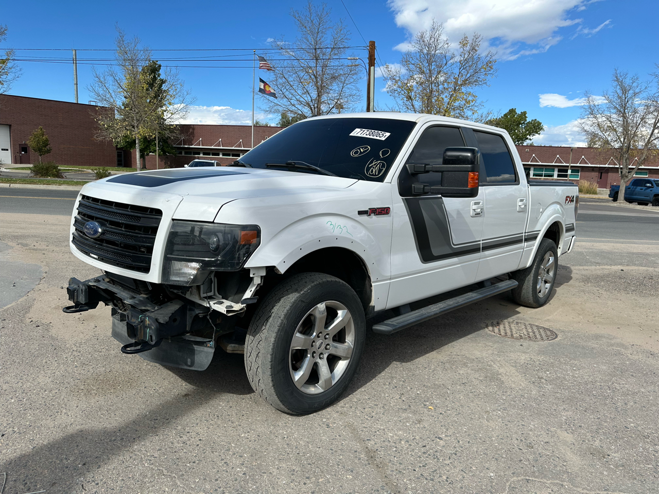 2014 Ford F-150 4WD SuperCrew 145" FX4