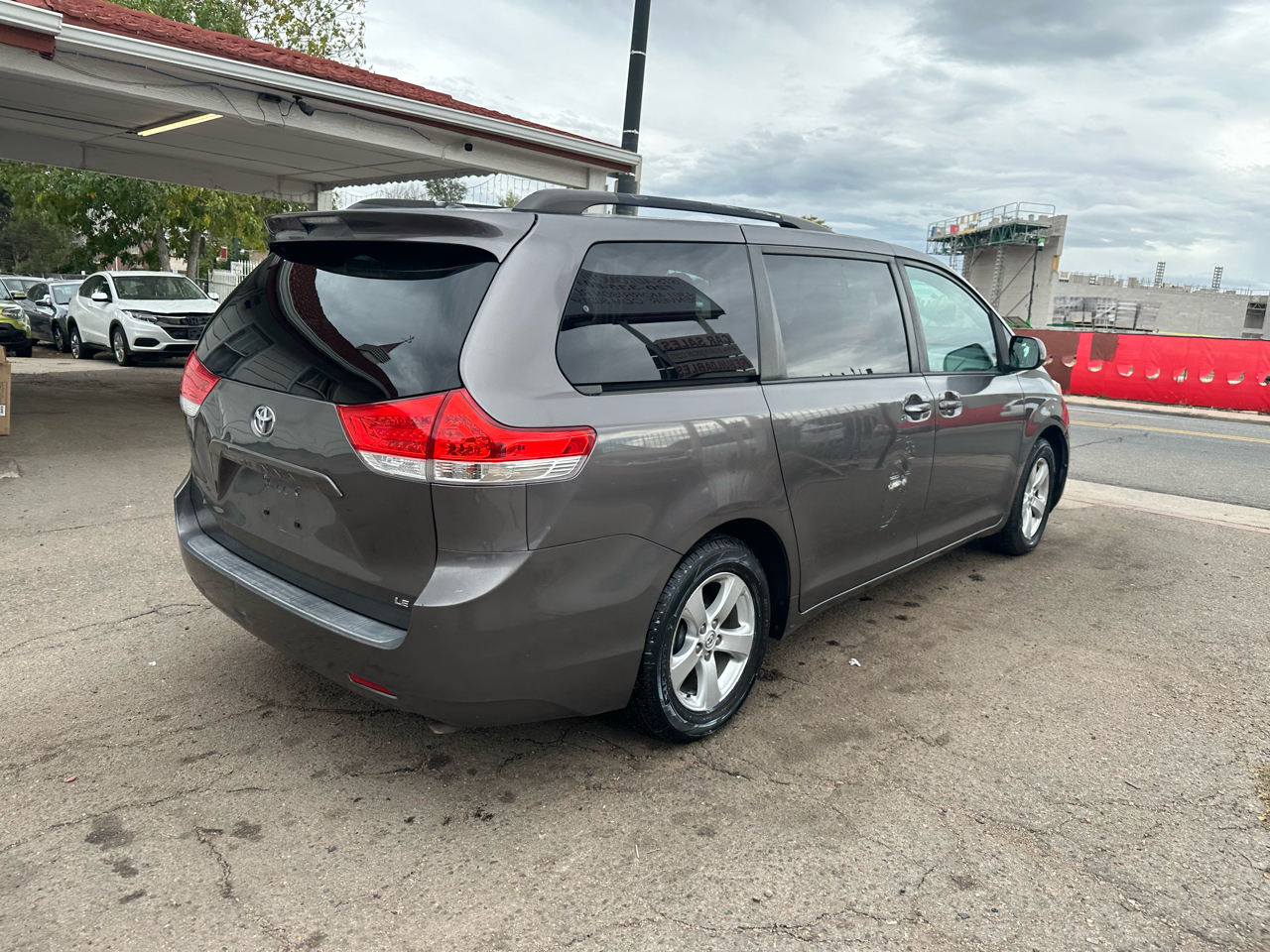 2013 Toyota Sienna 5dr 7-Pass Van V6 LE FWD (Natl)