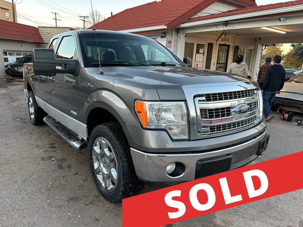 2013 Ford F-150 4WD SuperCab 145" Lariat