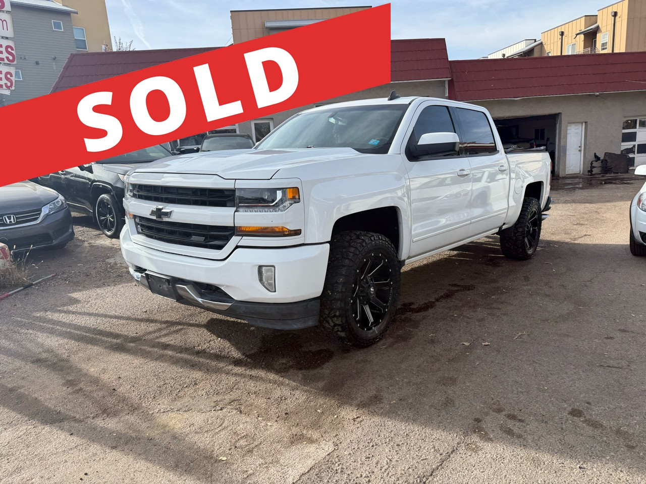 2017 Chevrolet Silverado 1500 4WD Crew Cab 143.5" LT w/2LT