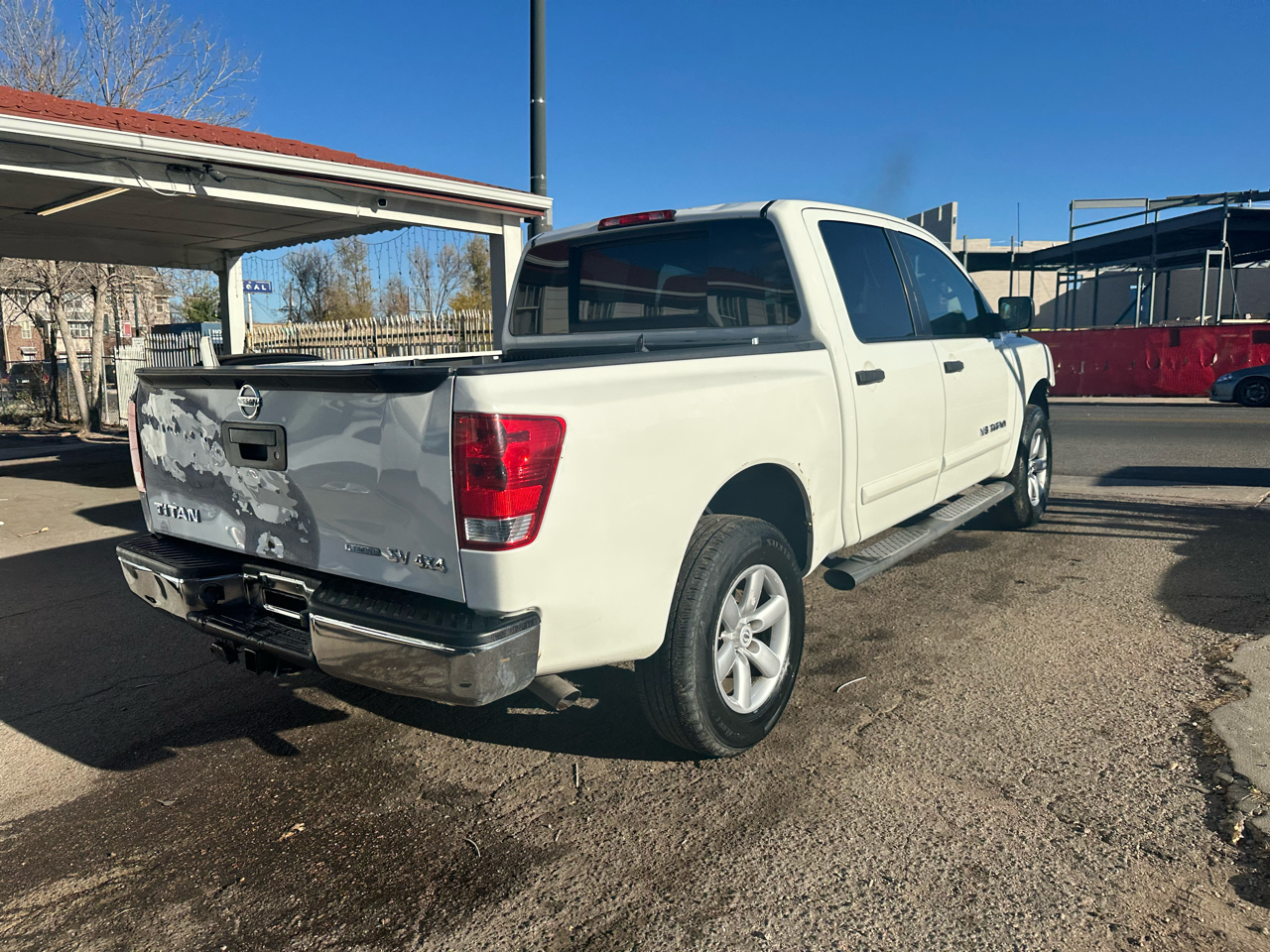 2014 Nissan Titan 4WD Crew Cab SWB SV