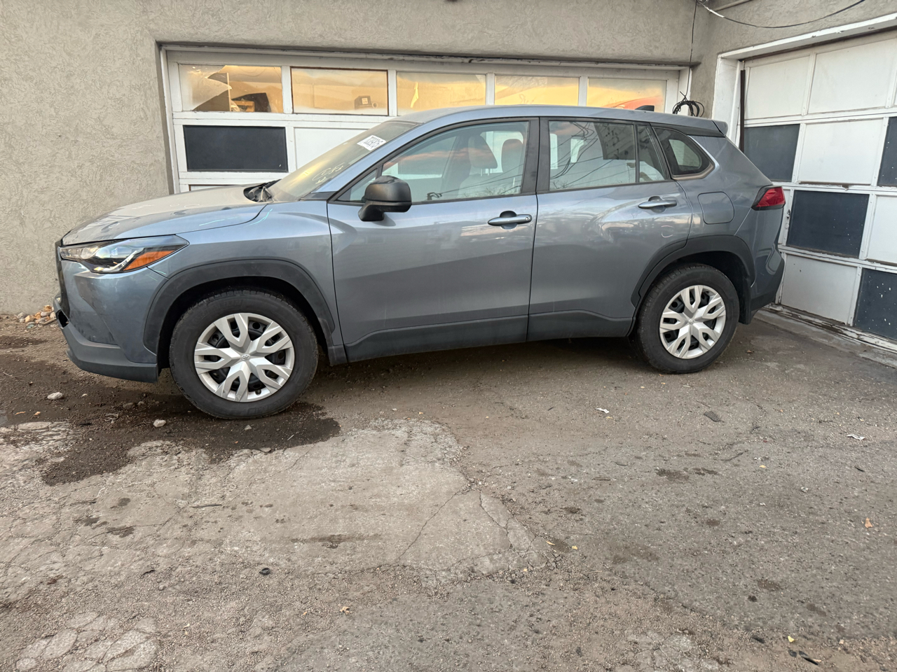 2022 Toyota Corolla Cross L 4WD (Natl)