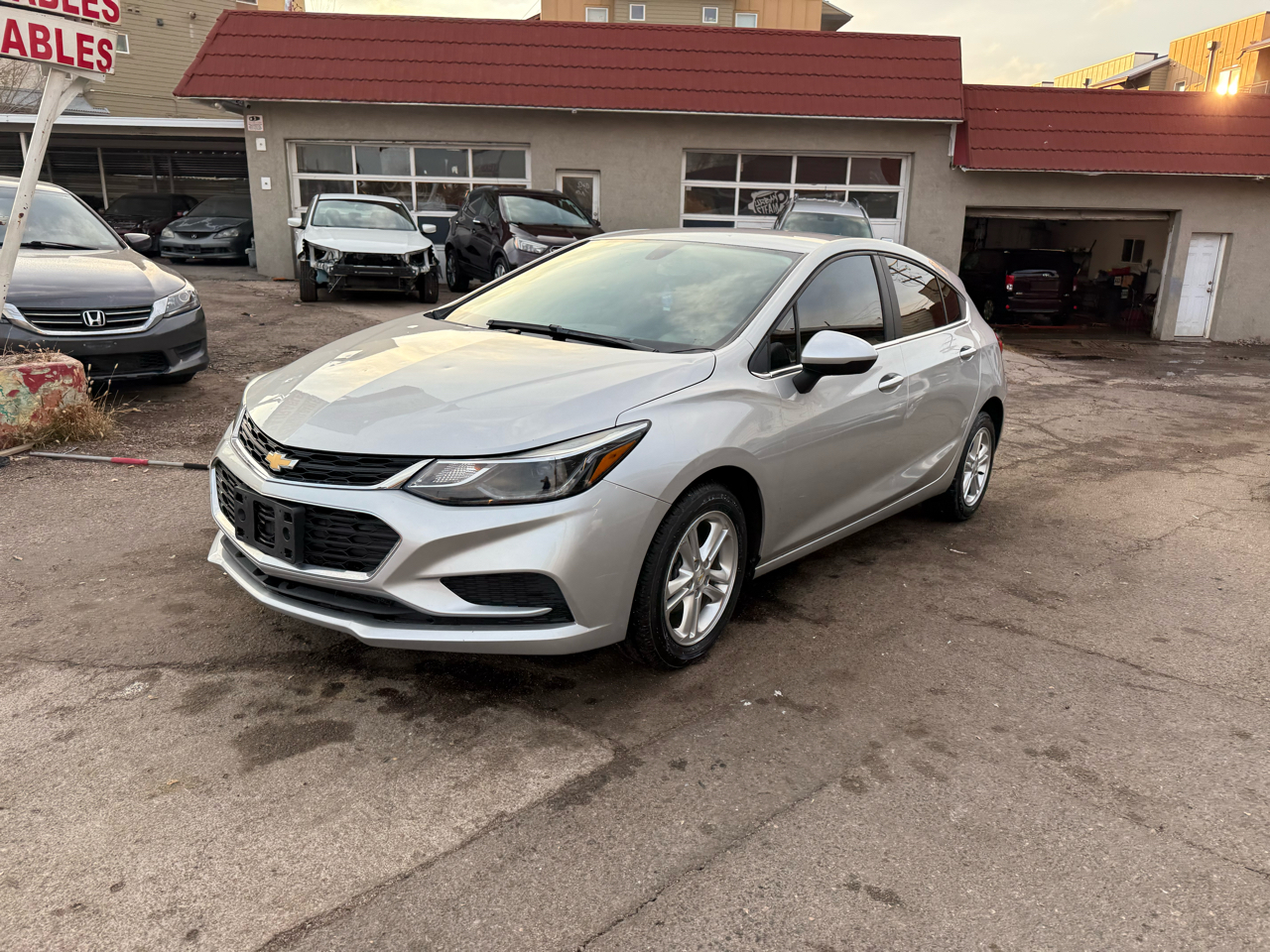2018 Chevrolet Cruze 4dr HB 1.4L LT w/1SD
