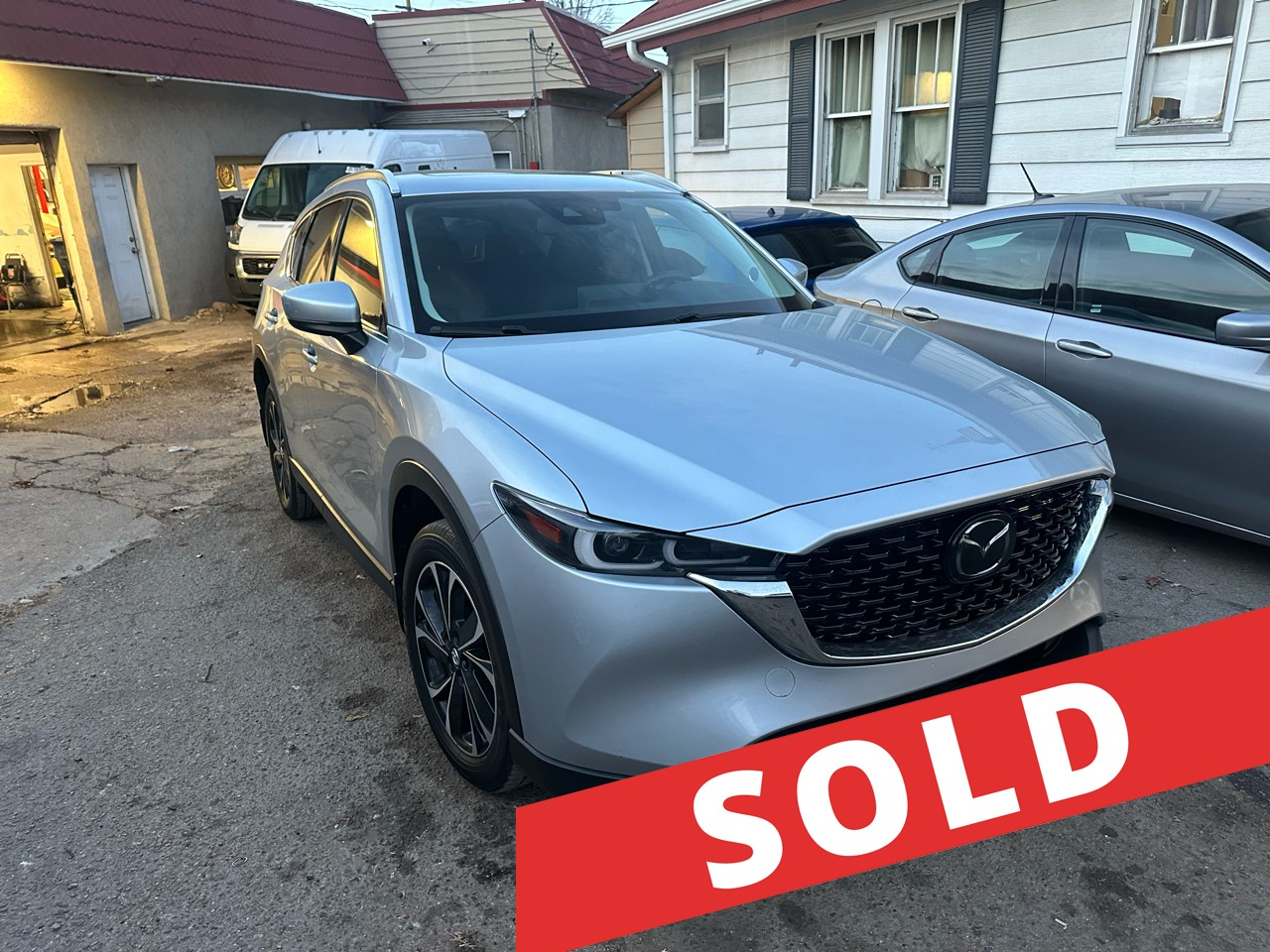 2022 Mazda CX-5 S Premium package's photo