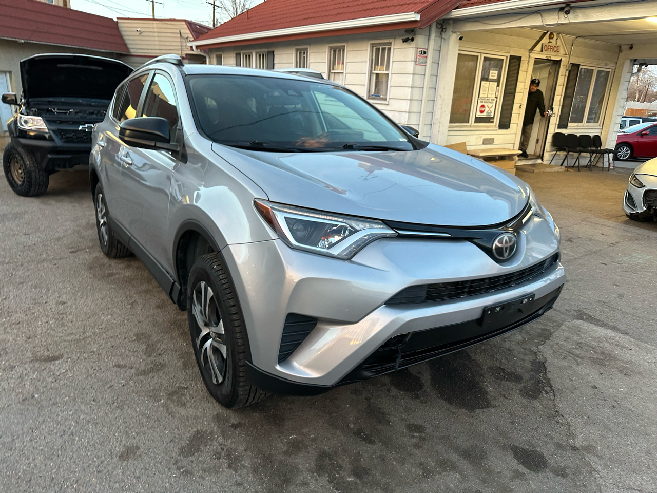 2018 Toyota RAV4 LE AWD (Natl)