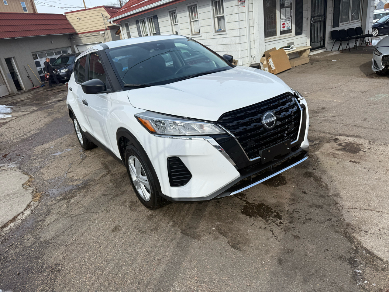 2023 Nissan Kicks S FWD