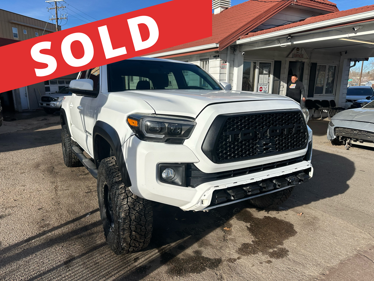 2017 Toyota Tacoma TRD Off Road Double Cab 5' Bed V6 4x4 MT (Natl)