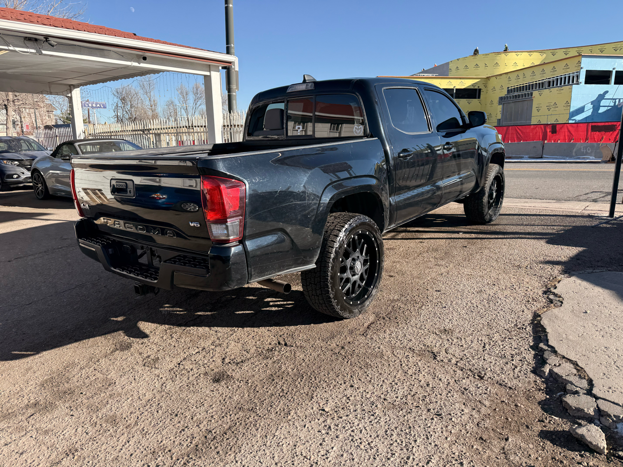 2021 Toyota Tacoma 4WD TRD Off Road Double Cab 5' Bed V6 MT (Natl)