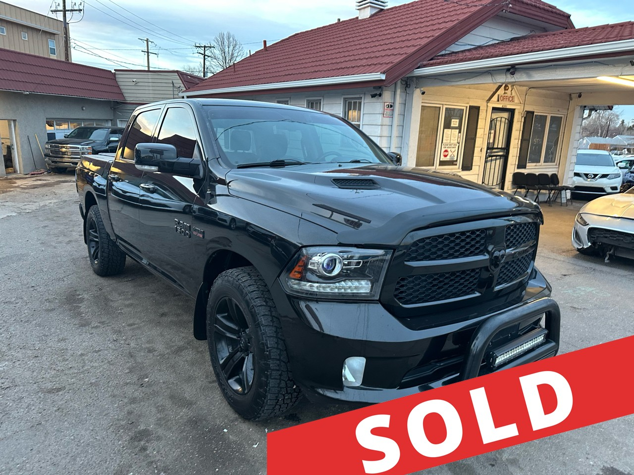 2017 RAM 1500 Night 4x4 Crew Cab 5'7" Box