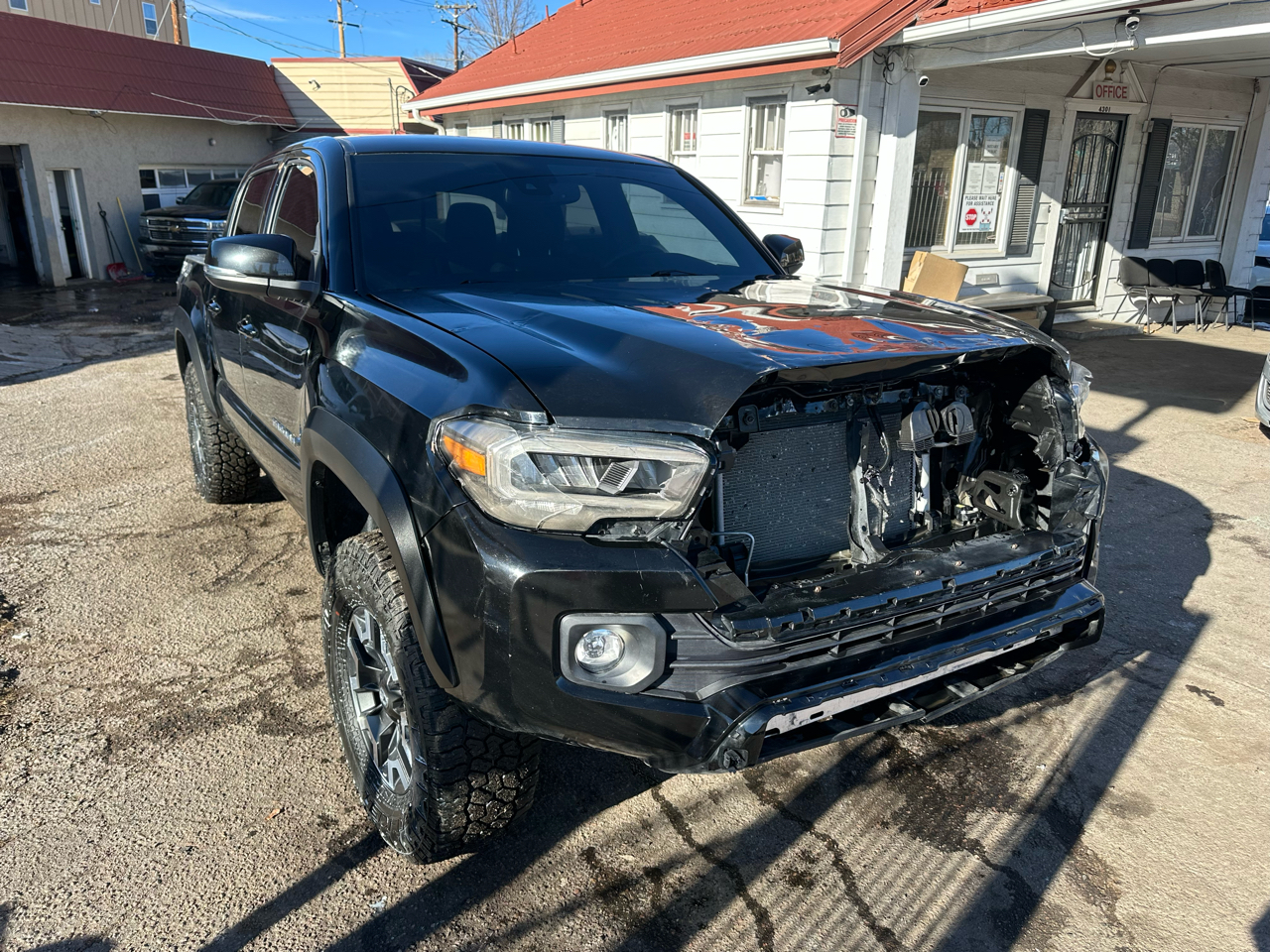 2023 Toyota Tacoma 4WD TRD Off Road Double Cab 5' Bed V6 MT (Natl)