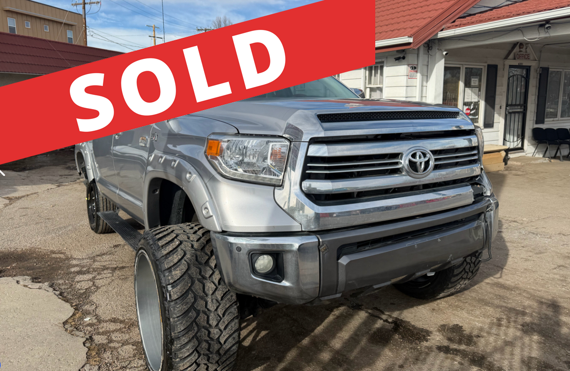 2016 Toyota Tundra 4WD Truck CrewMax 5.7L FFV V8 6-Spd AT Platinum (Natl)