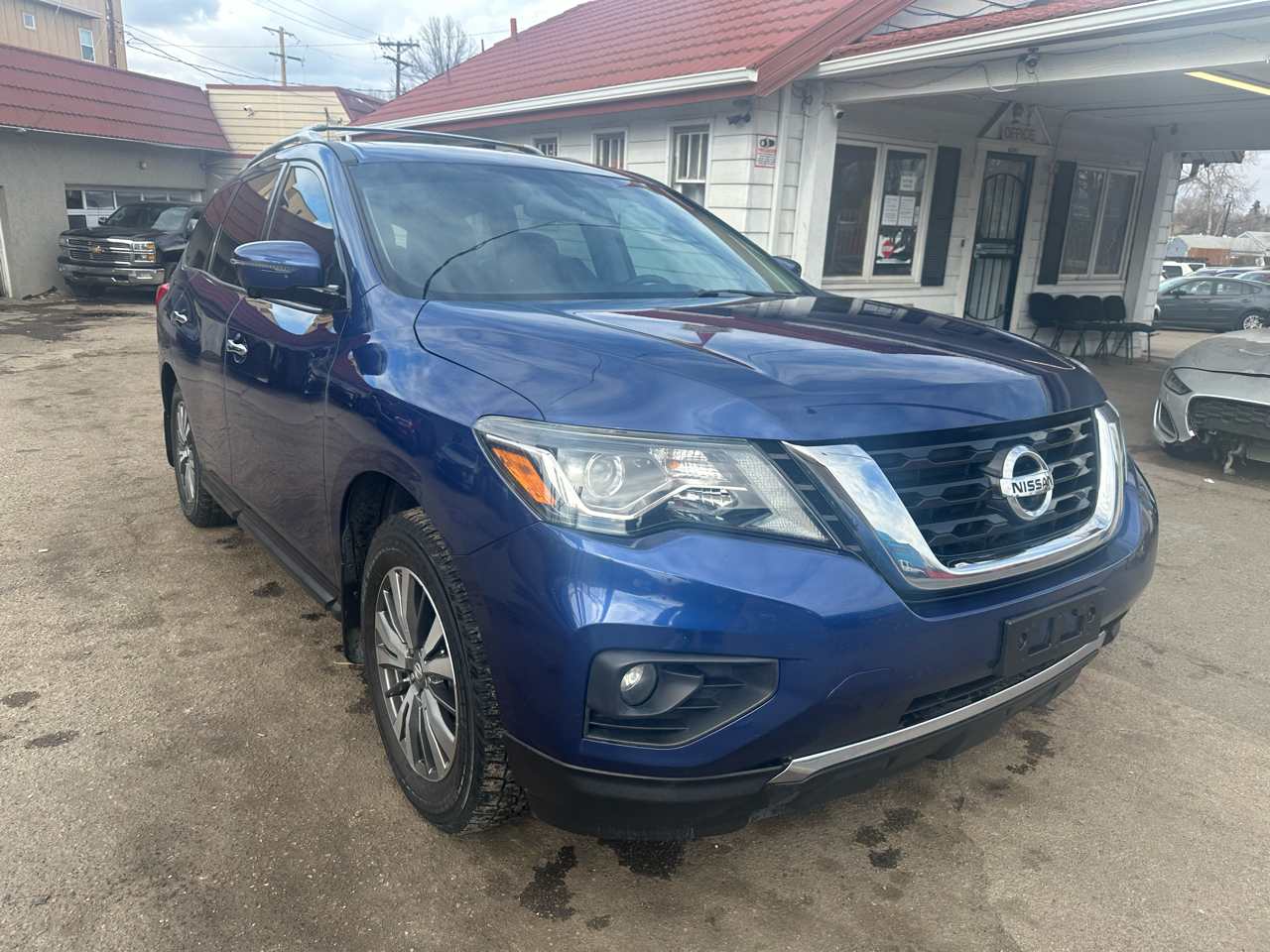 2017 Nissan Pathfinder 4x4 SL