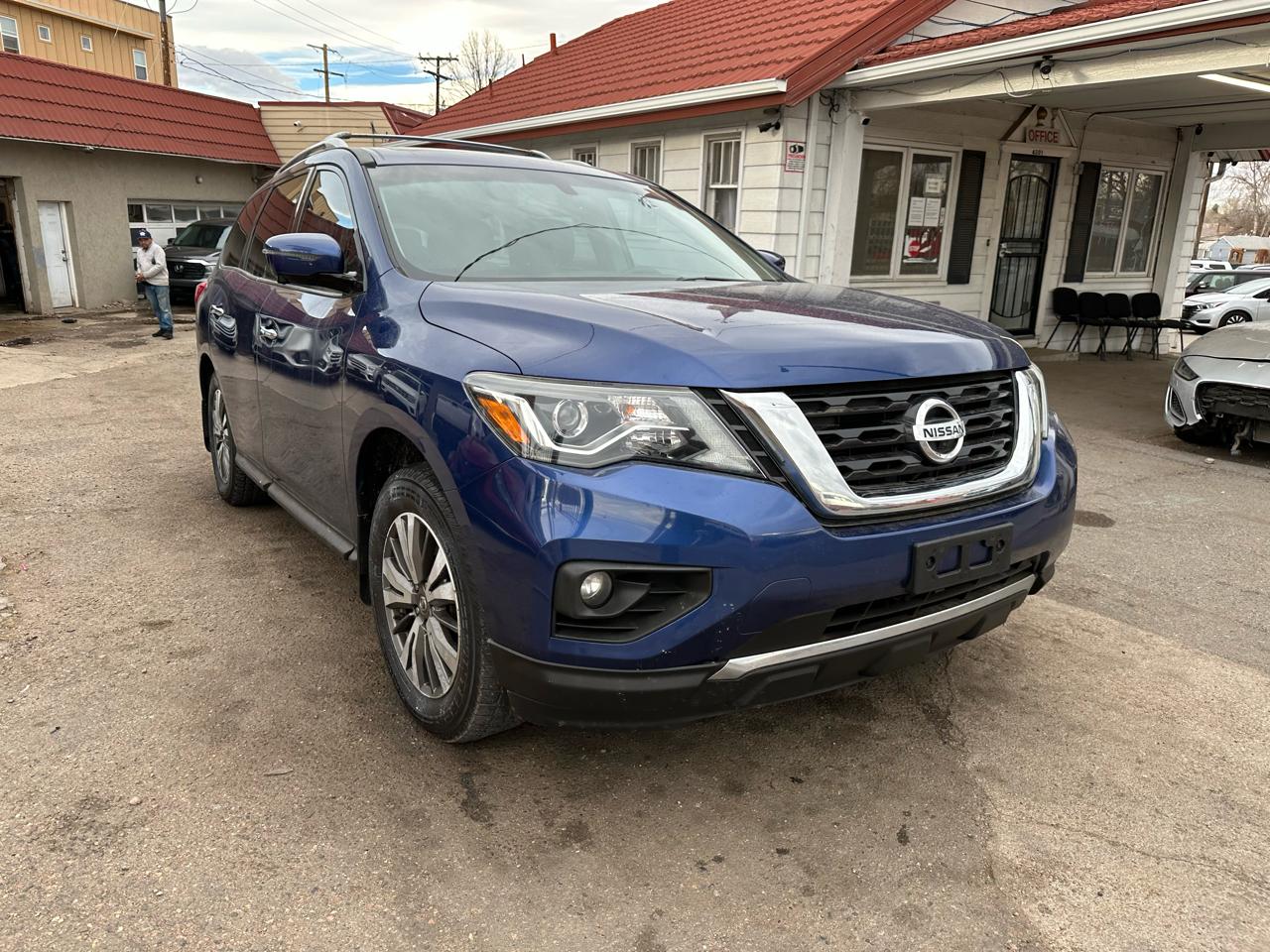 2017 Nissan Pathfinder 4x4 SL