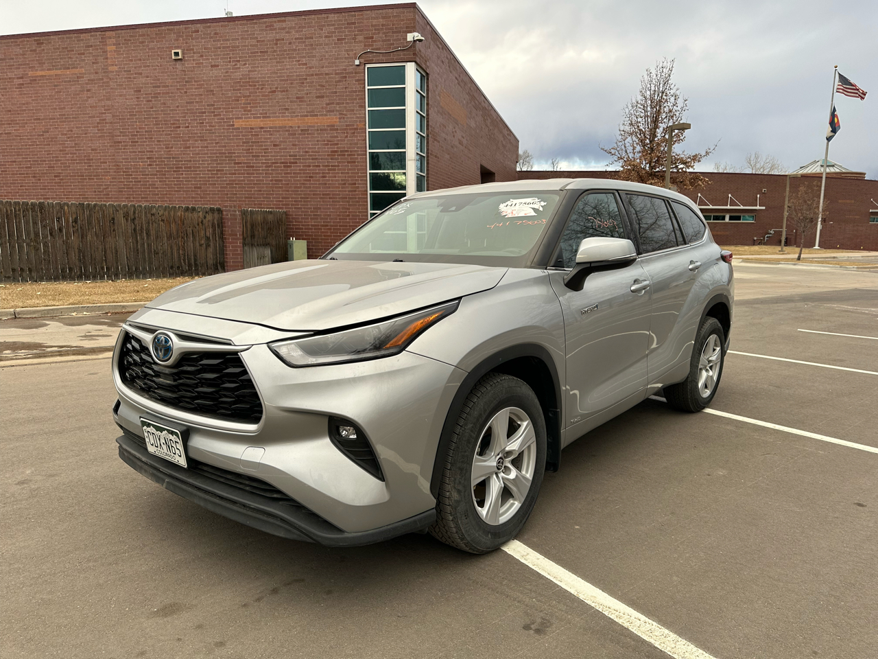 2021 Toyota Highlander Hybrid LE AWD (Natl)