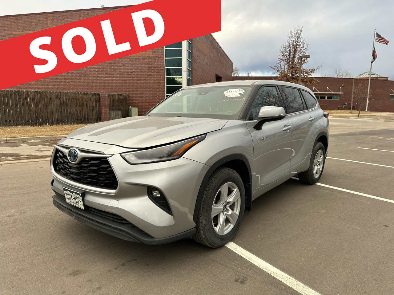 2021 Toyota Highlander Hybrid LE AWD (Natl)