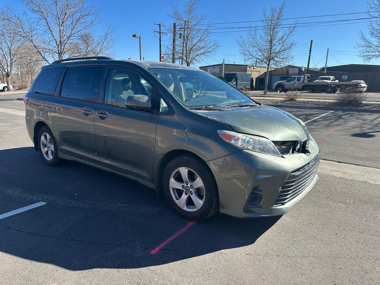 2018 Toyota Sienna LE FWD 8-Passenger (Natl)