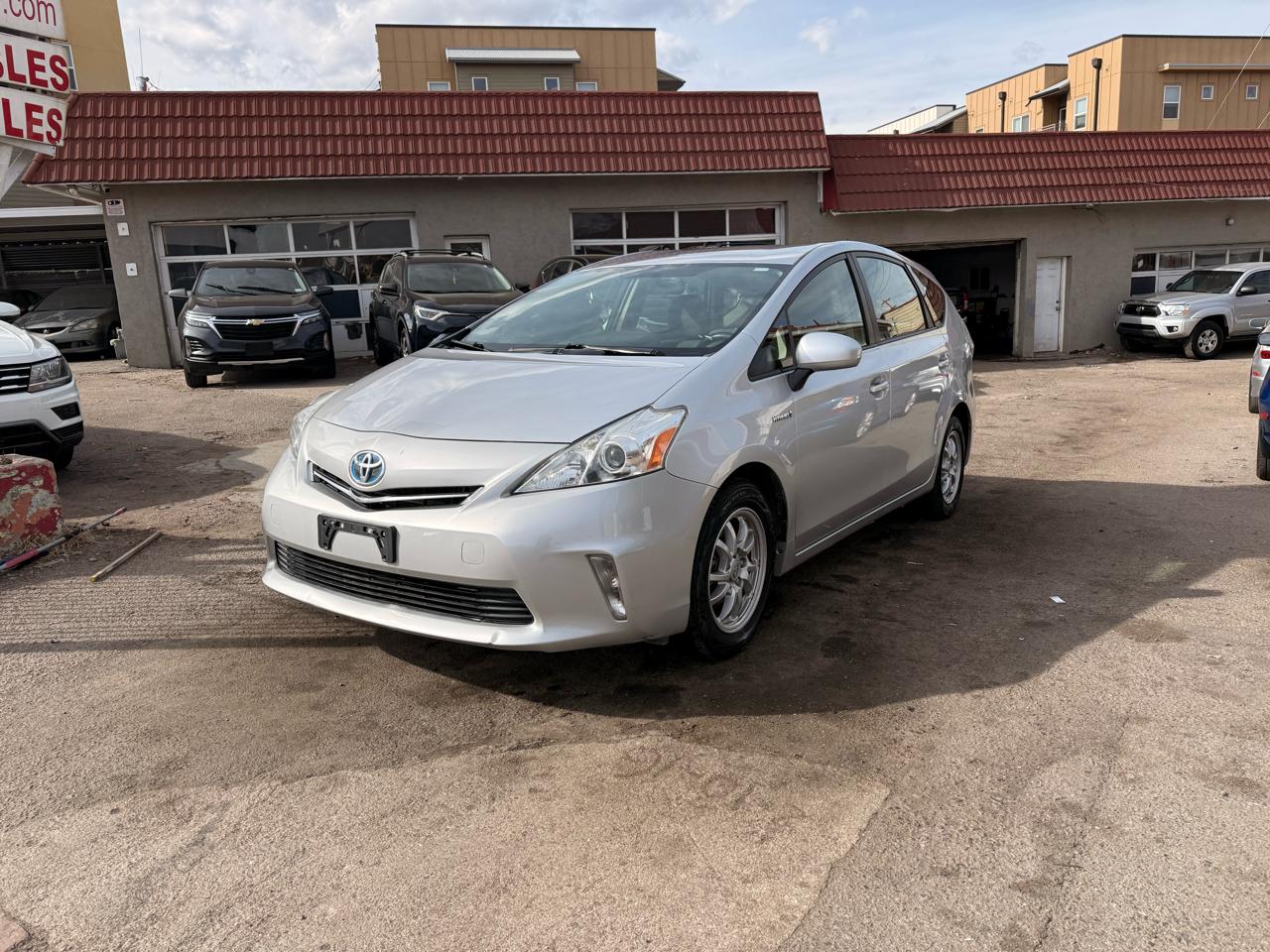 2014 Toyota Prius V 5dr Wgn Three (Natl)