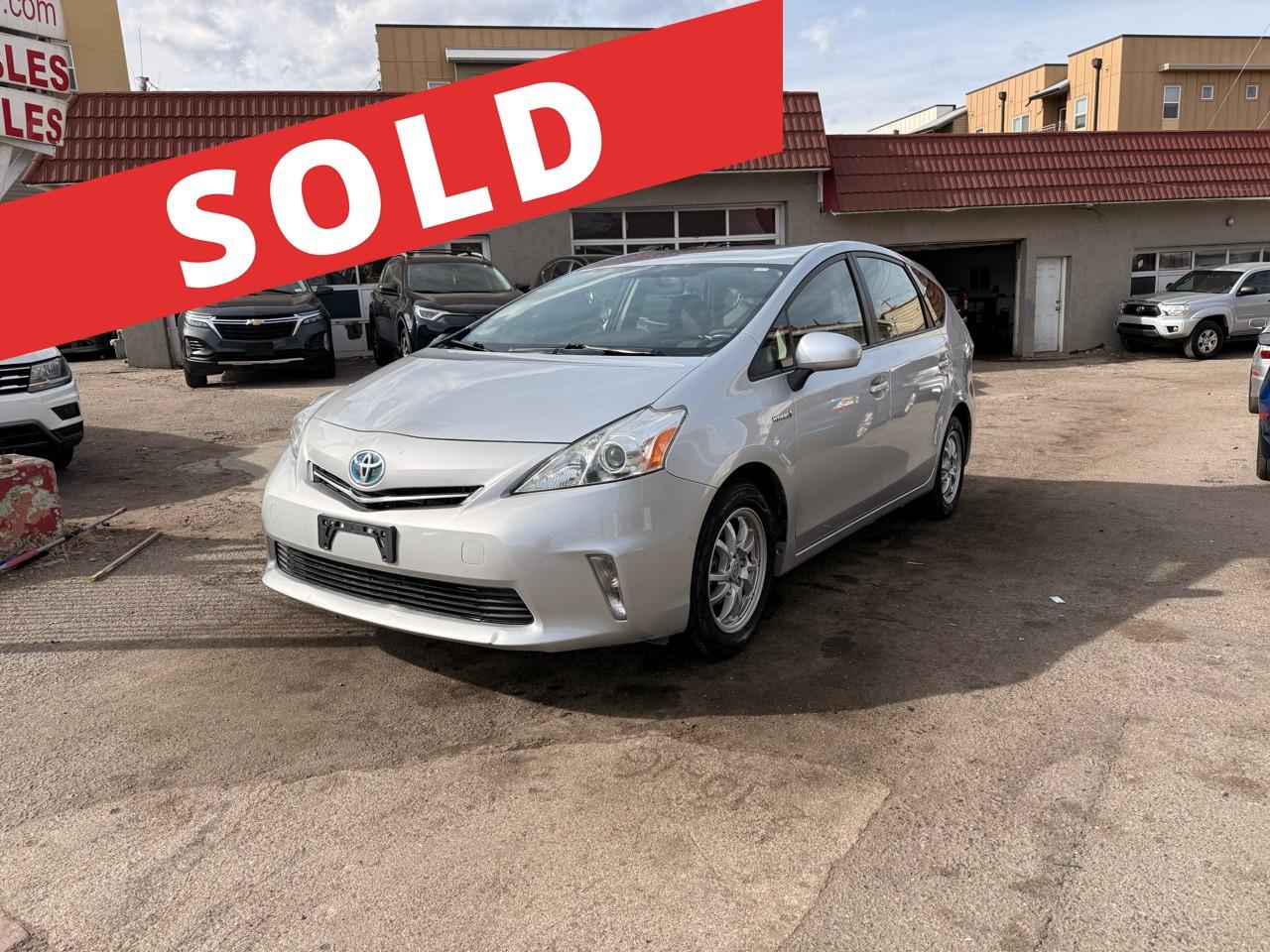 2014 Toyota Prius V 5dr Wgn Three (Natl)