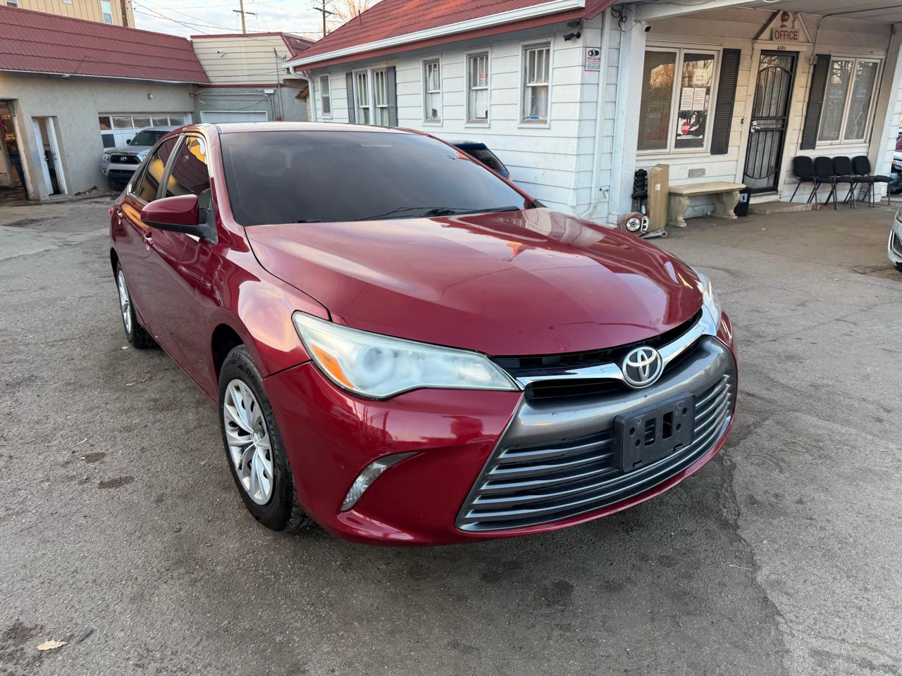 2015 Toyota Camry 4dr Sdn I4 Auto XLE (Natl)