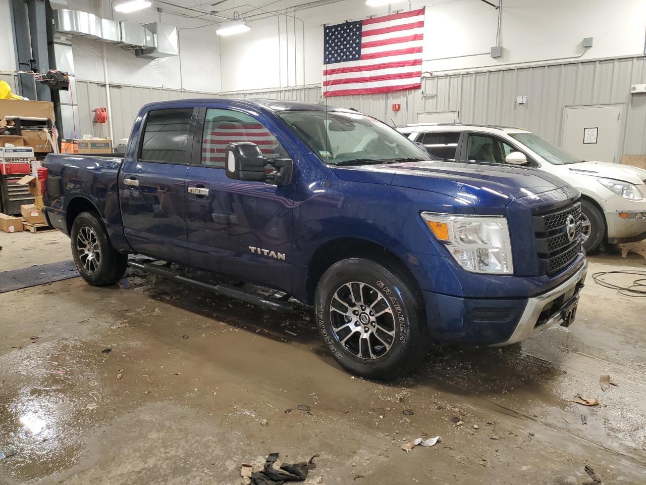 2021 Nissan Titan 4x4 Crew Cab SV