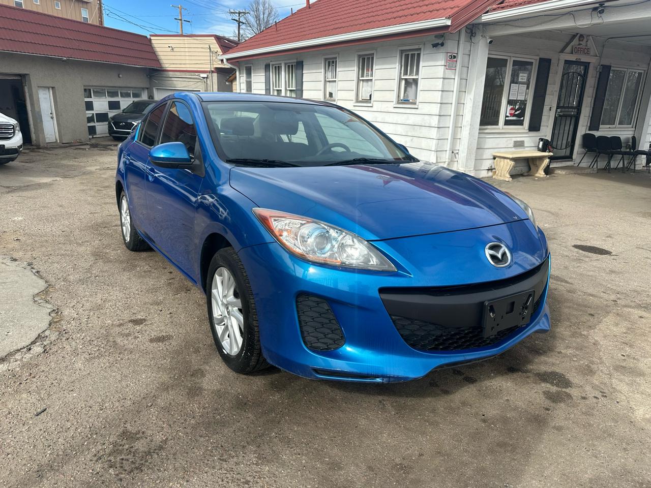 2012 Mazda MAZDA3 4dr Sdn Man i Touring