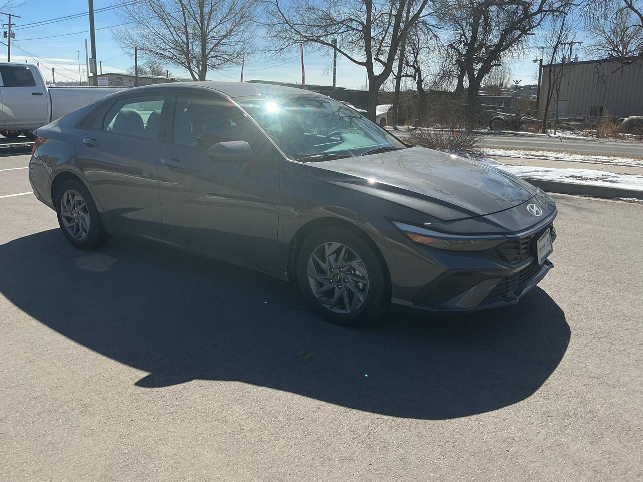 2024 Hyundai Elantra SEL IVT