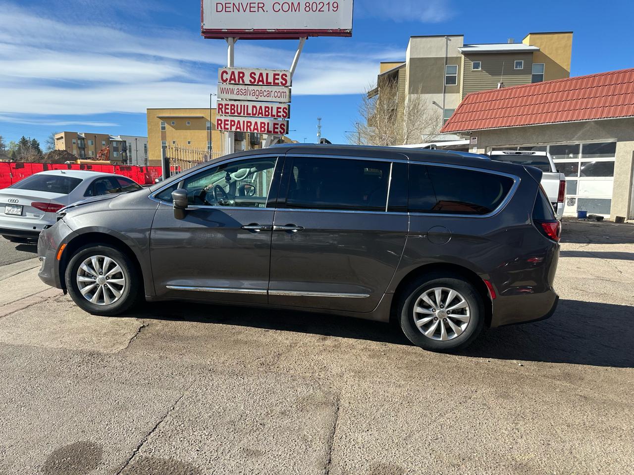 2019 Chrysler Pacifica Touring L FWD