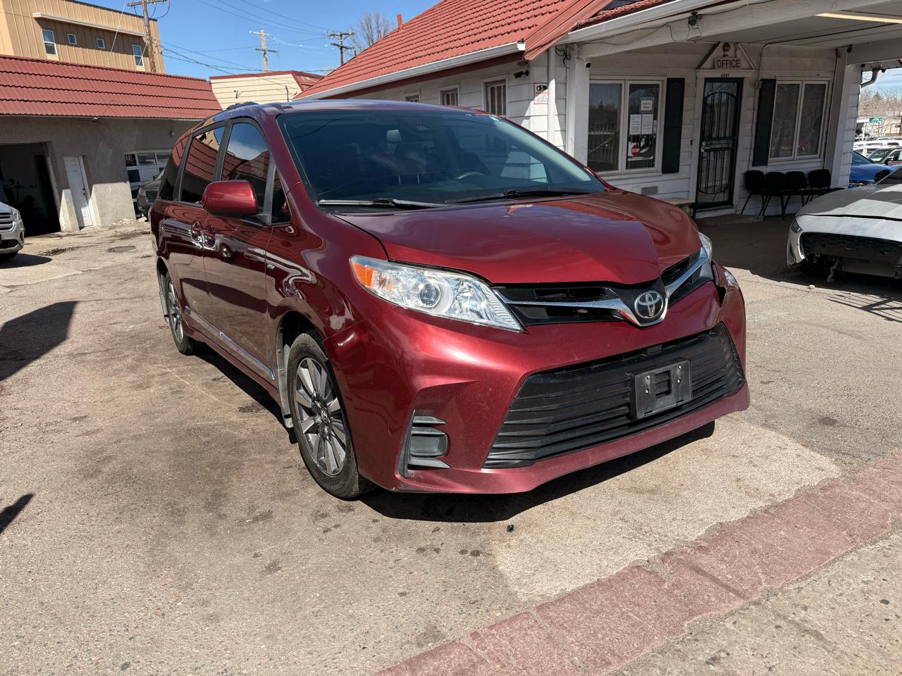 2019 Toyota Sienna LE AWD 7-Passenger (Natl)