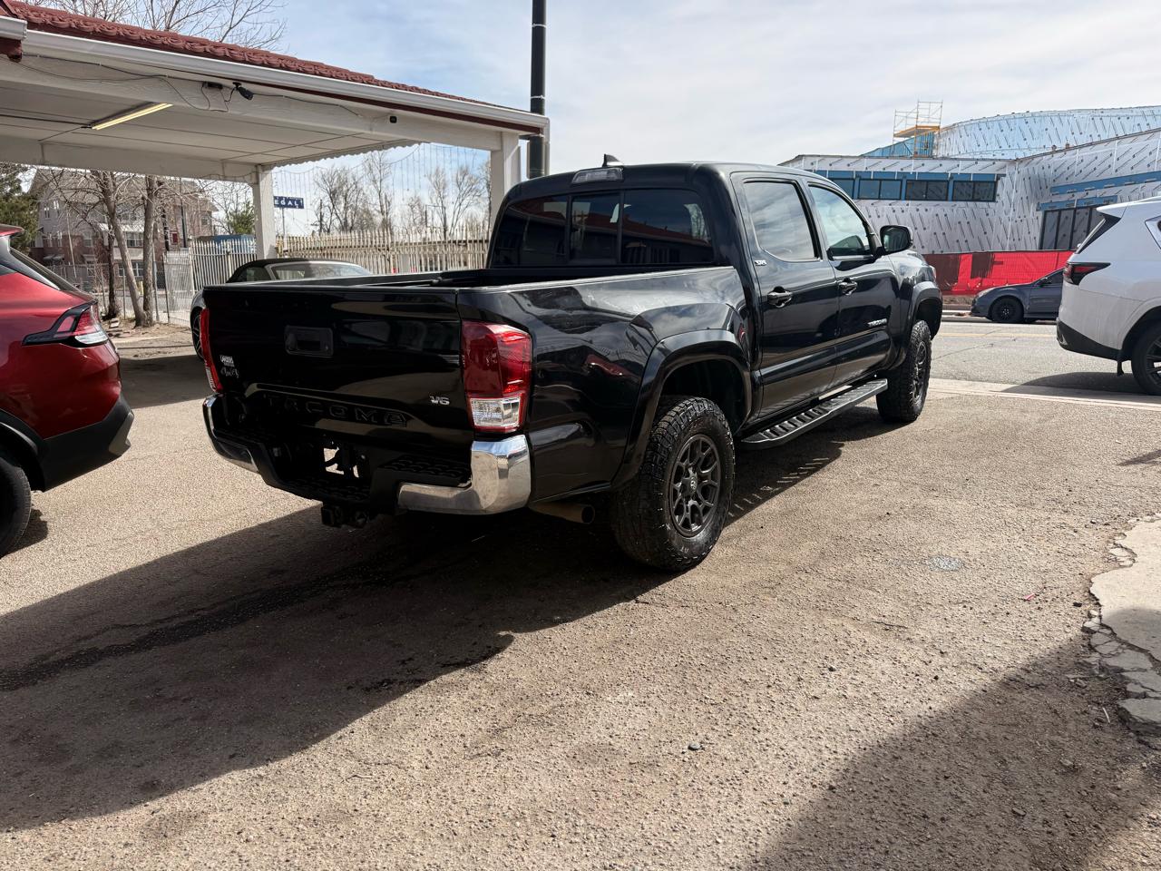 2017 Toyota Tacoma TRD Off Road Double Cab 5' Bed V6 4x4 MT (Natl)
