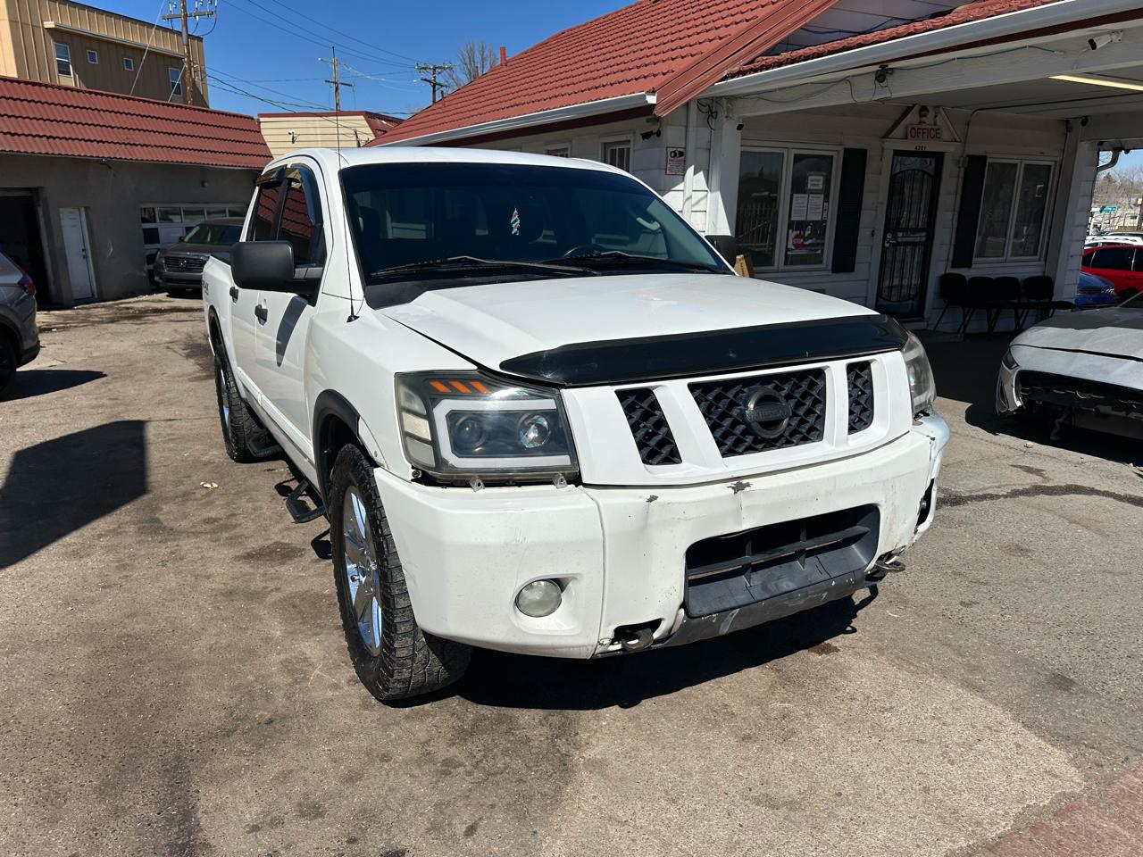 2010 Nissan Titan 4WD Crew Cab SWB PRO-4X