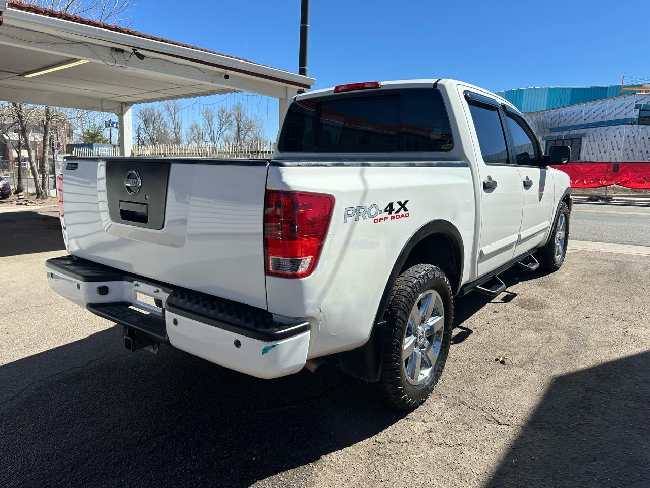 2010 Nissan Titan 4WD Crew Cab SWB PRO-4X
