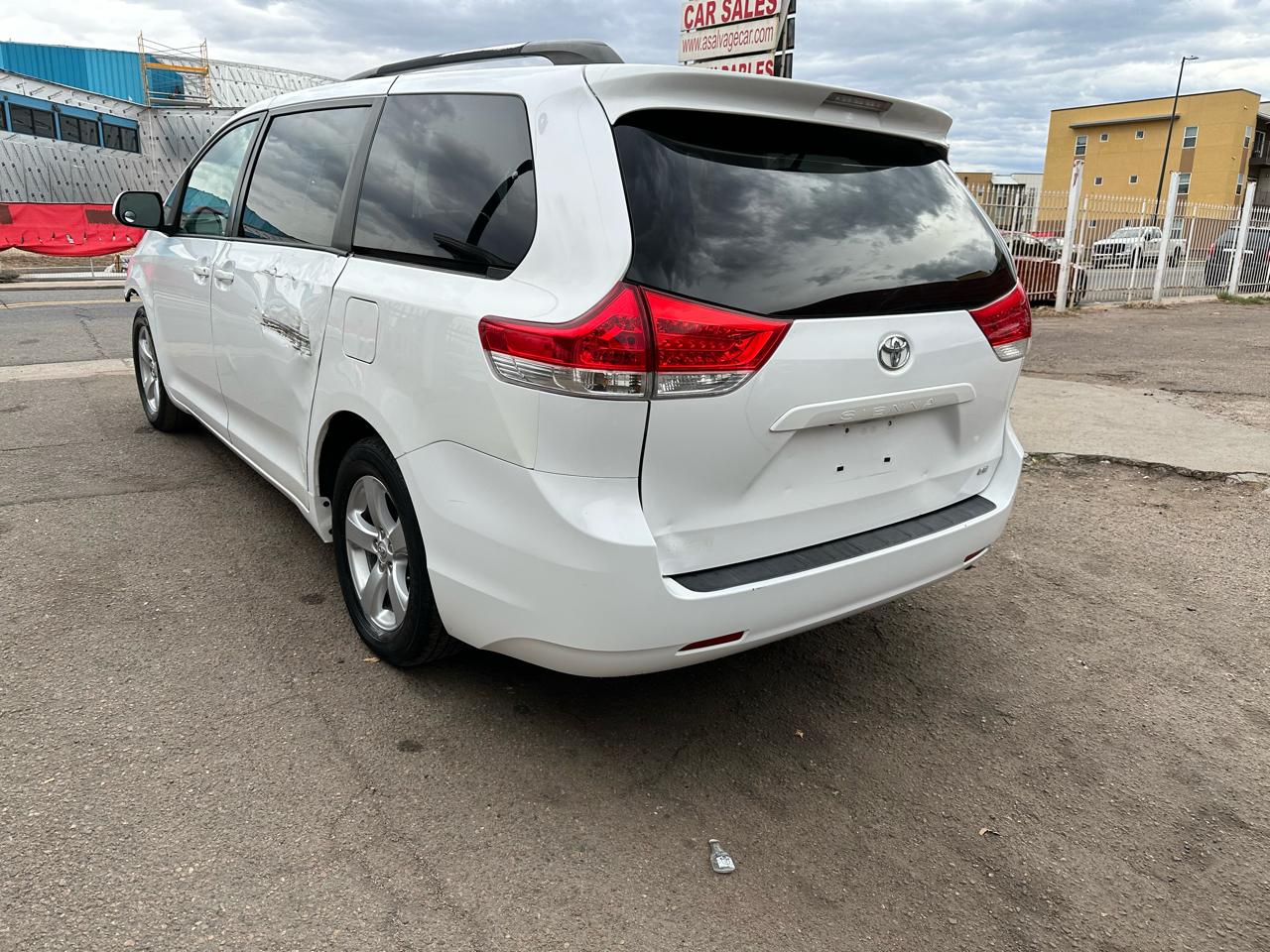 2013 Toyota Sienna 5dr 7-Pass Van V6 LE FWD (Natl)