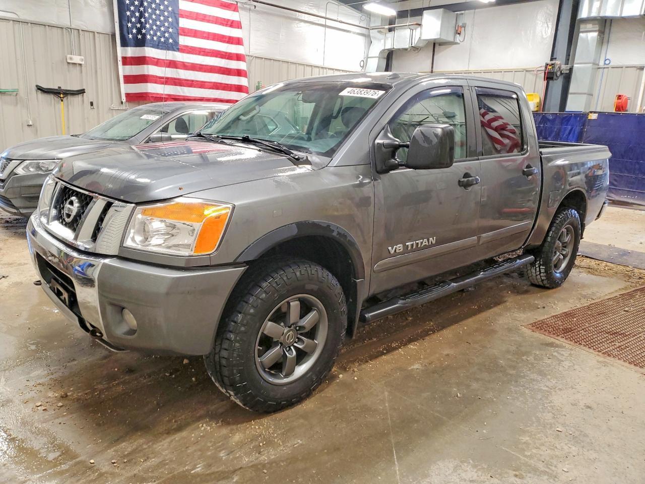 2014 Nissan Titan 4WD Crew Cab SWB PRO-4X