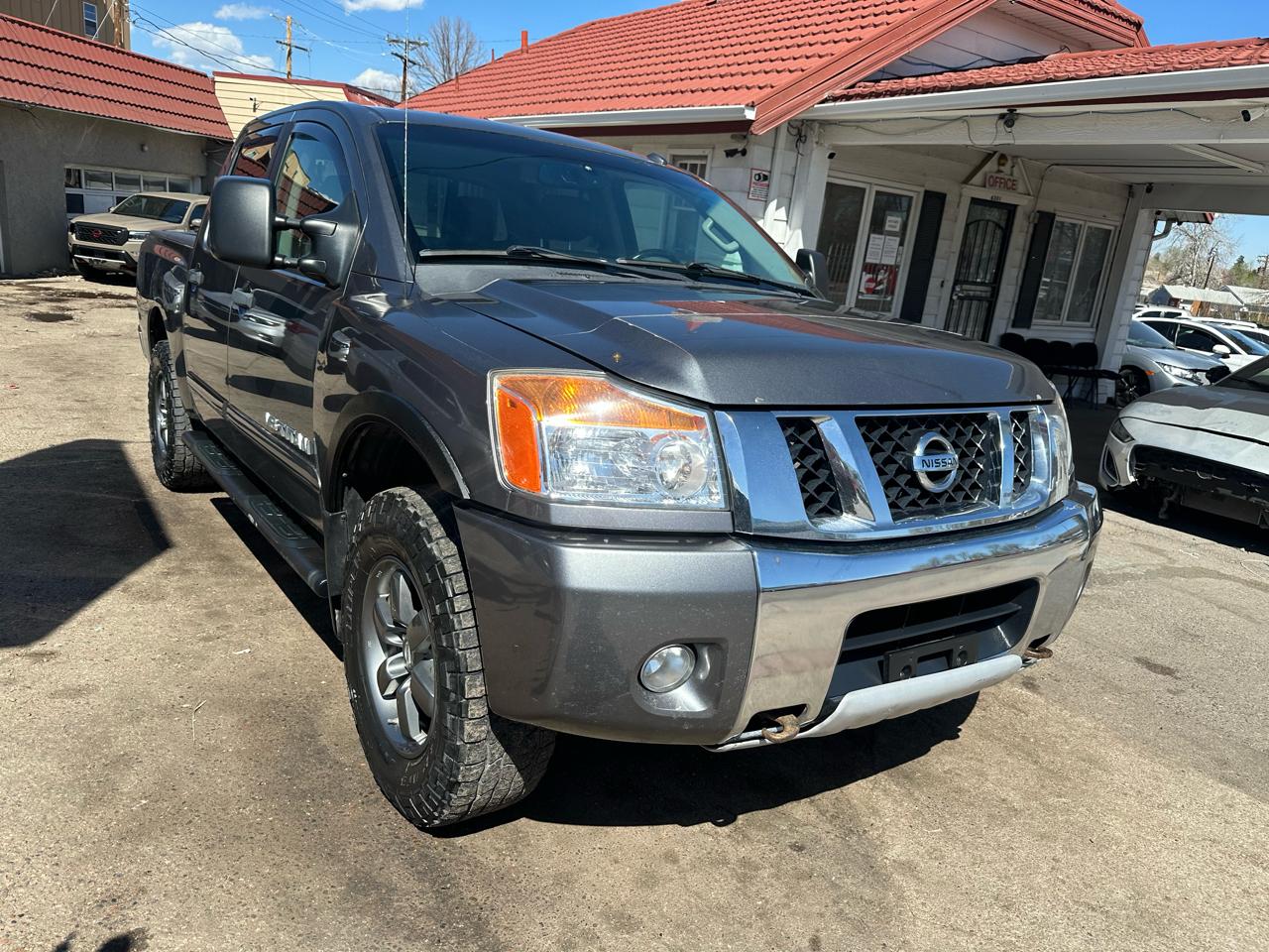 2014 Nissan Titan 4WD Crew Cab SWB PRO-4X