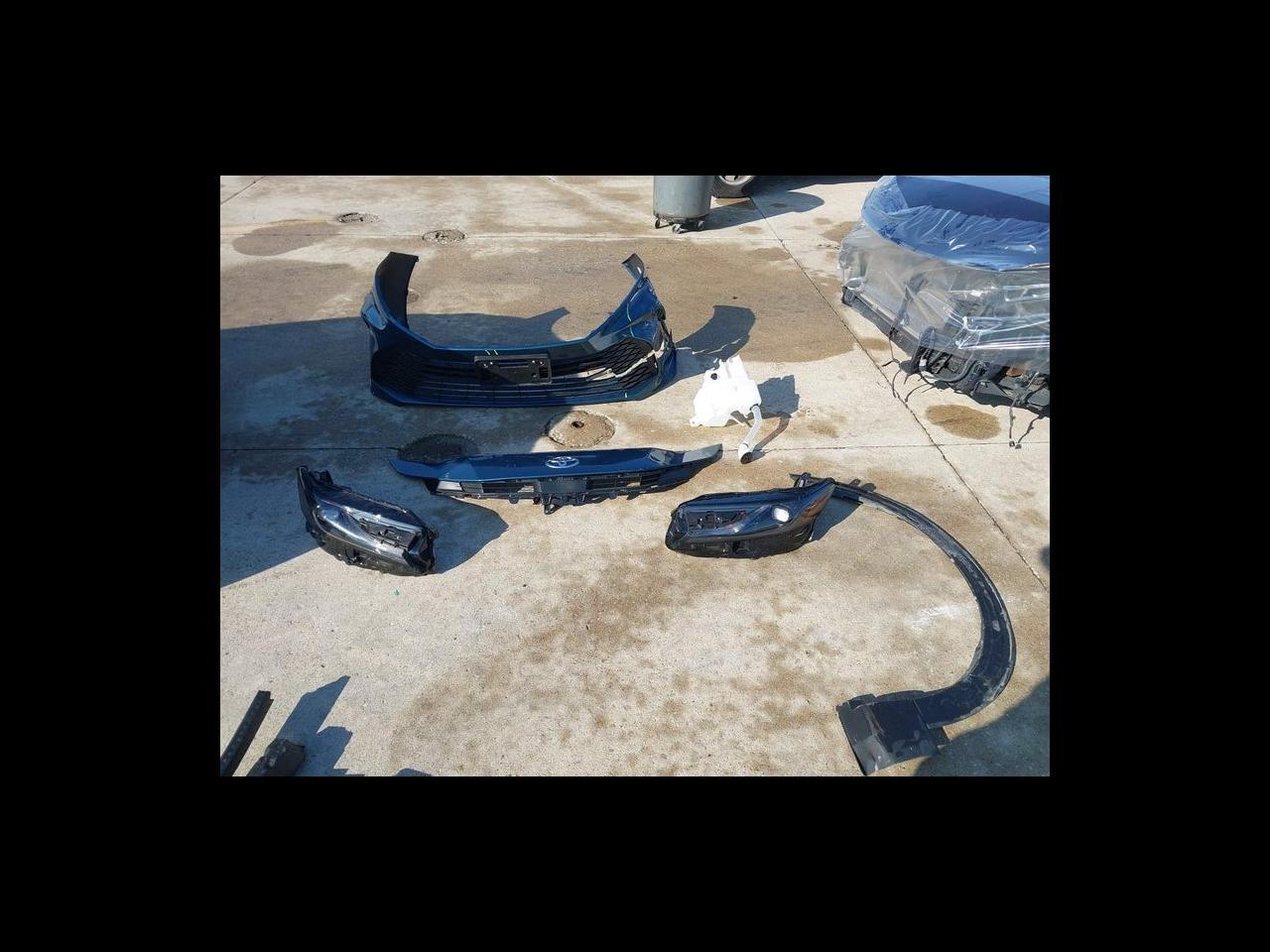 2025 Toyota Camry LE (Natl)