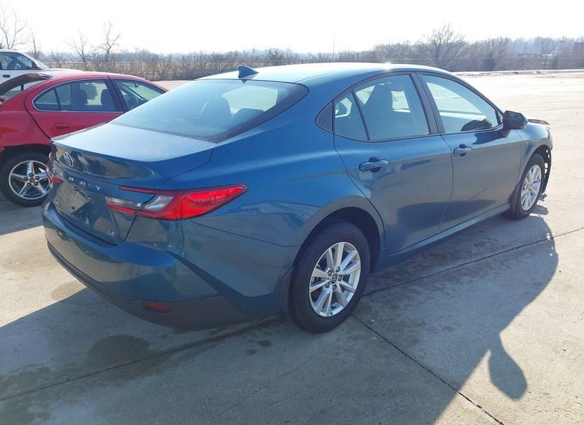 2025 Toyota Camry LE (Natl)